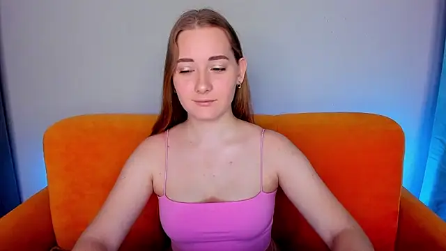 Snapshot of AlinaVice chatting on 03/18/25, 01:21 AlinaVice online show from 03/18/25, 01:21