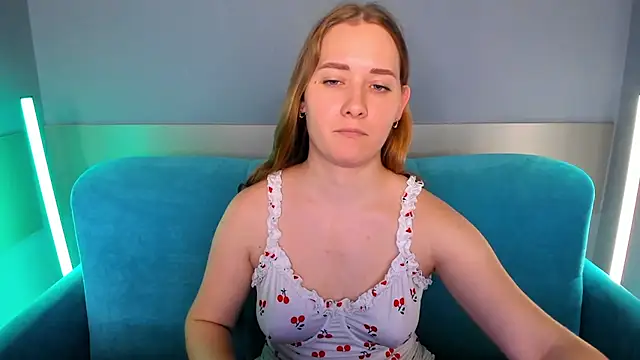 Snapshot of AlinaVice chatting on 03/19/25, 07:51 AlinaVice online show from 03/19/25, 07:51