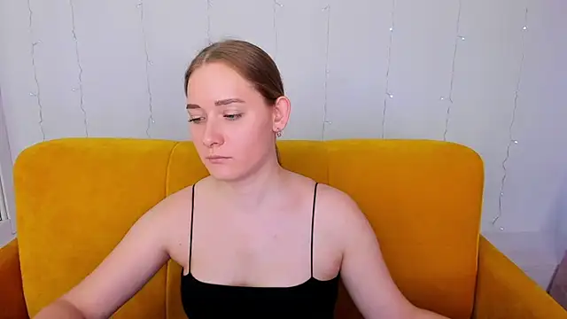Snapshot of AlinaVice chatting on 03/20/25, 07:58 AlinaVice online show from 03/20/25, 07:58