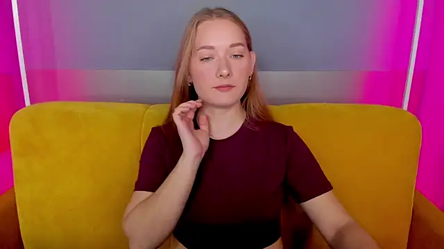 Snapshot of AlinaVice chatting on 10/01/25, 01:11 AlinaVice online show from 10/01/25, 01:11