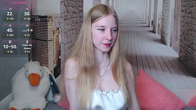 Snapshot of Cutieblondegirl chatting on 04/02/26, 06:16 Cutieblondegirl online show from 04/02/26, 06:16
