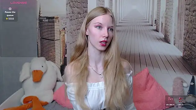 Snapshot of Cutieblondegirl chatting on 04/04/26, 04:48 Cutieblondegirl online show from 04/04/26, 04:48