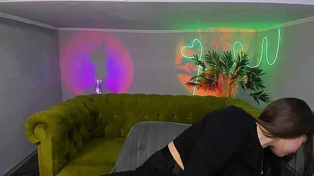  Sun Shy  online show from 01/31/25, 09:05