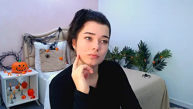  Sun Shy  online show from 11/01/25, 08:44