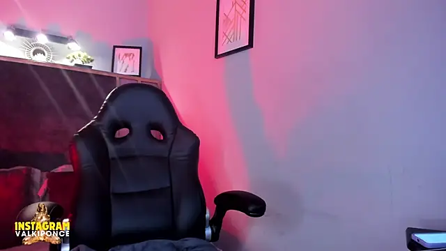 Valkiria ponce online show from 02/24/25, 02:15