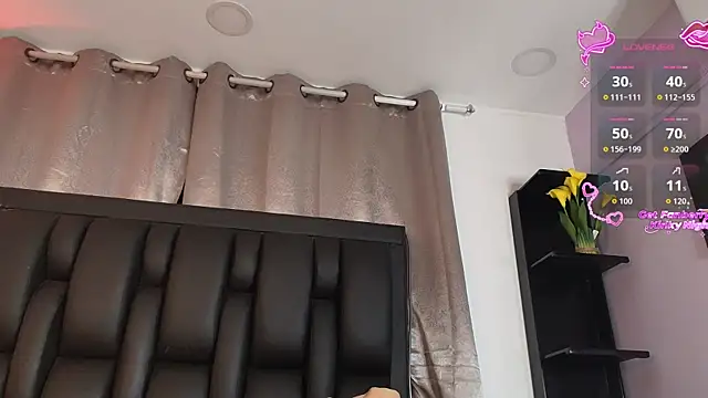 Snapshot of SaraRoy_ chatting on 06/08/26, 11:05 SaraRoy online show from 06/08/26, 11:05