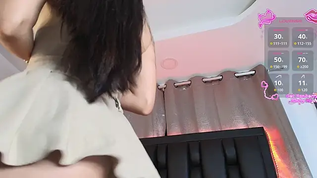 SaraRoy  online show from 06/19/26, 09:40