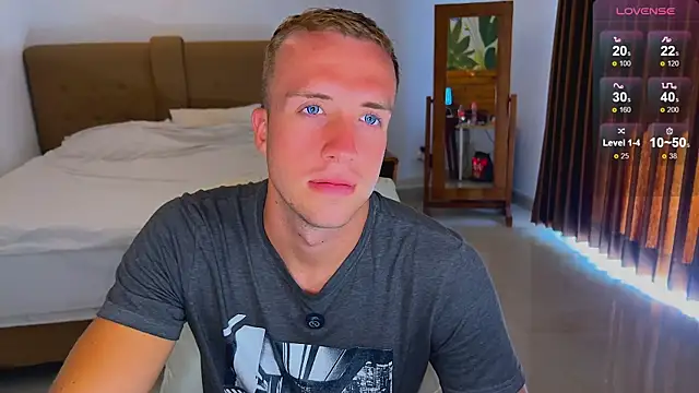 Snapshot of tommy_cumfinger chatting on 09/25/25, 12:36 tommy cumfinger online show from 09/25/25, 12:36