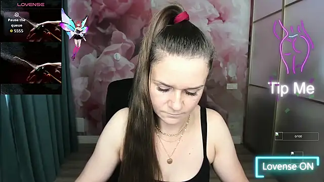 AriaGray online show from 10/16/25, 01:45