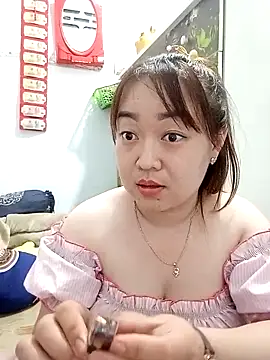 VyOanh2K online show from 02/13/25, 04:28