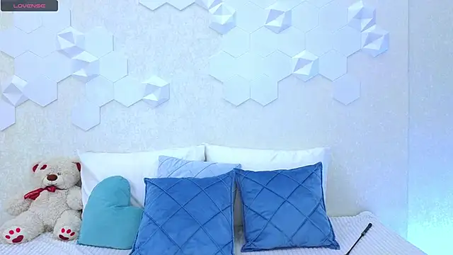 Snapshot of Lynna_Sparks chatting on 02/10/25, 03:57 Lynna Sparks online show from 02/10/25, 03:57