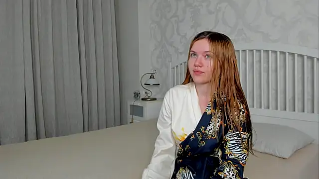 Eva  Lewis online show from 06/02/26, 02:24