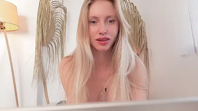 Snapshot of my_lina chatting on 02/10/26, 09:13 my lina online show from 02/10/26, 09:13