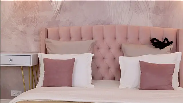 DeniseReese online show from 10/29/25, 02:47