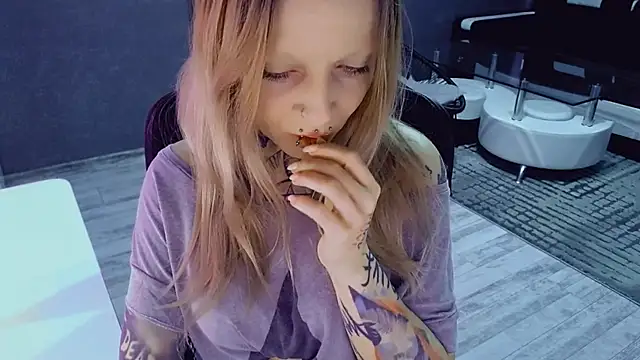 InesGold online show from 04/22/26, 06:27