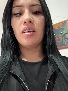 Snapshot of Sara_luna_ chatting on 03/12/25, 10:28 Sara luna online show from 03/12/25, 10:28