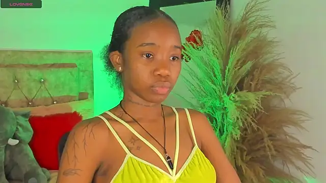 Snapshot of Rihana_hot01 chatting on 03/13/25, 12:16 Rihana hot01 online show from 03/13/25, 12:16