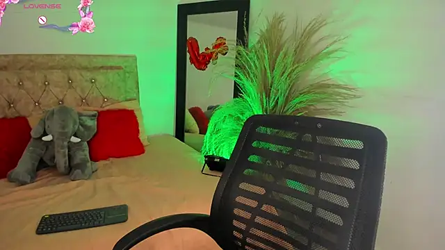 Snapshot of Rihana_hot01 chatting on 03/21/25, 12:40 Rihana hot01 online show from 03/21/25, 12:40