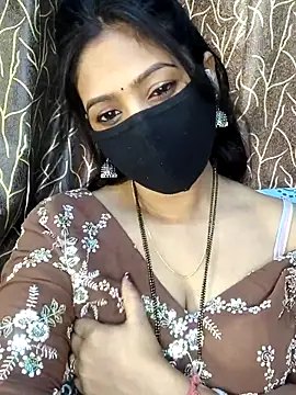 Monalisha G online show from 04/05/26, 09:06