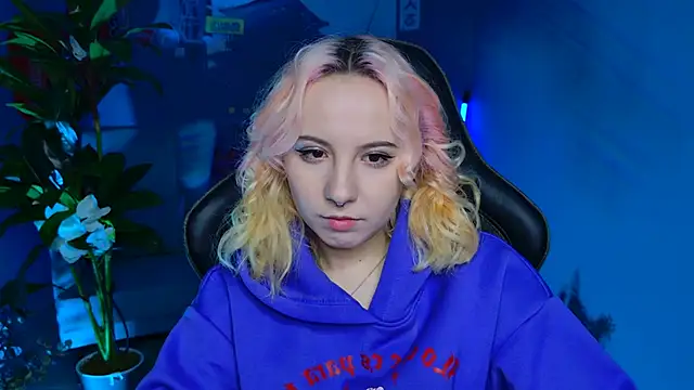 JasmineMilko online show from 02/25/25, 05:08