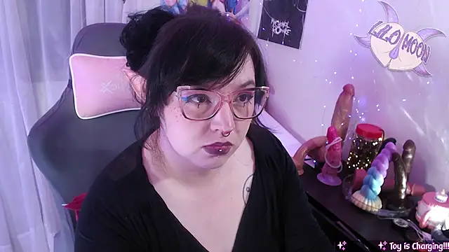 LiloMoon69 online show from 05/26/26, 06:31
