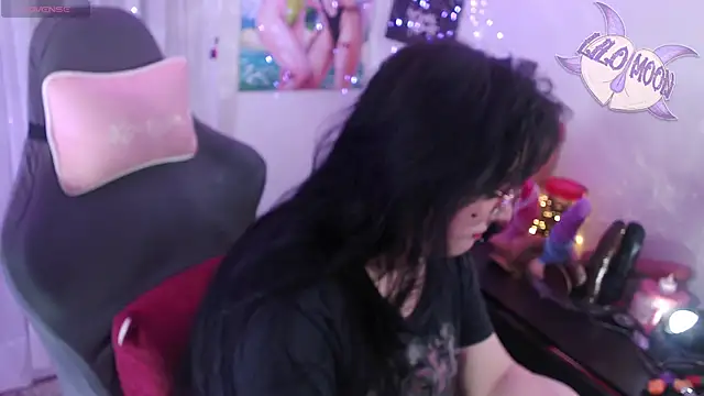 LiloMoon69 online show from 06/04/26, 07:03