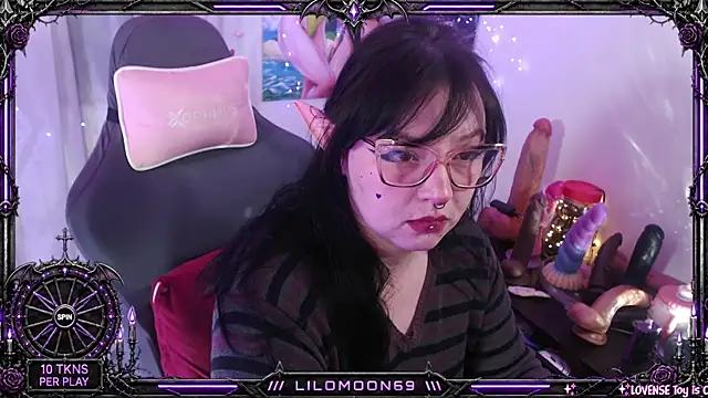 Snapshot of LiloMoon69 chatting on 06/11/26, 09:51 LiloMoon69 online show from 06/11/26, 09:51