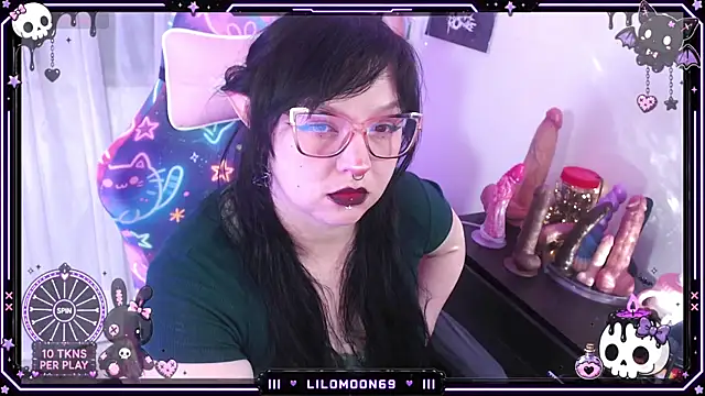 Snapshot of LiloMoon69 chatting on 07/09/26, 07:56 LiloMoon69 online show from 07/09/26, 07:56