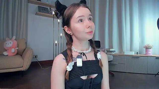 DominikaElis online show from 04/21/26, 01:42