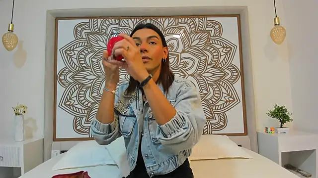 Maiskeen Zamara online show from 12/10/24, 08:49