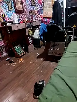 Hucharlyboym online show from 10/30/25, 02:57