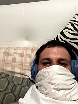 Snapshot of yayaya55598 chatting on 09/18/25, 04:09 yayaya55598 online show from 09/18/25, 04:09