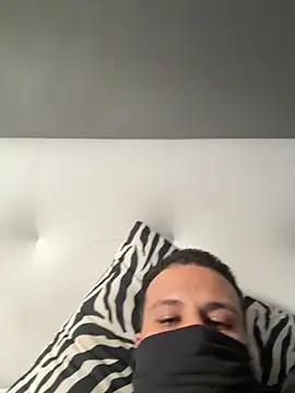 Snapshot of yayaya55598 chatting on 10/12/25, 01:43 yayaya55598 online show from 10/12/25, 01:43