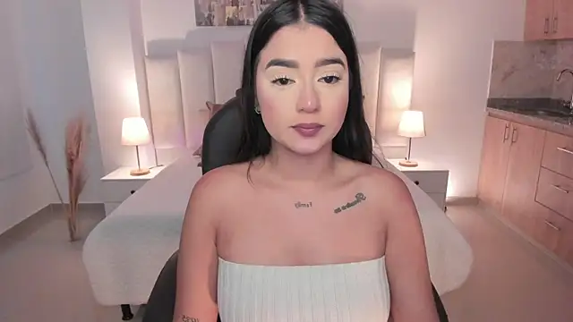 amelie jhons online show from 10/04/25, 07:23