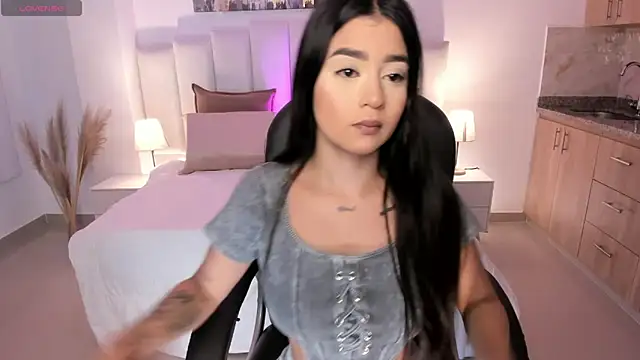 amelie jhons online show from 11/18/25, 08:24