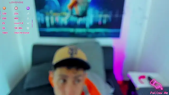 Piggy Eddy online show from 11/18/25, 02:43