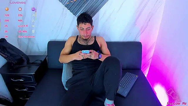 Piggy Eddy online show from 12/03/25, 08:29