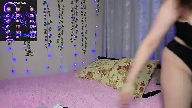 Alice   Rose online show from 11/20/25, 07:13