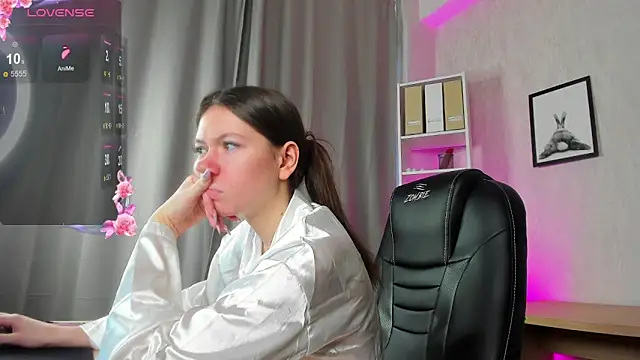 Nicole Charm online show from 03/05/25, 02:14