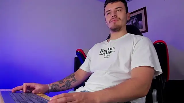 james connor2 online show from 01/19/25, 02:28