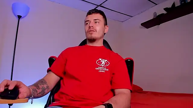 james connor2 online show from 10/13/25, 07:14