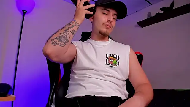 james connor2 online show from 11/05/25, 07:14