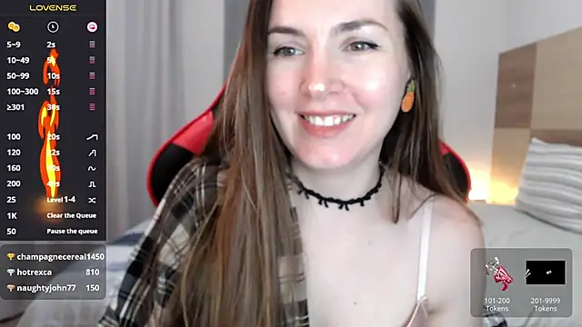 Snapshot of Naughty_Annn chatting on 05/18/26, 04:07 Naughty Annn online show from 05/18/26, 04:07
