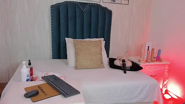 samara warren online show from 09/26/25, 12:09