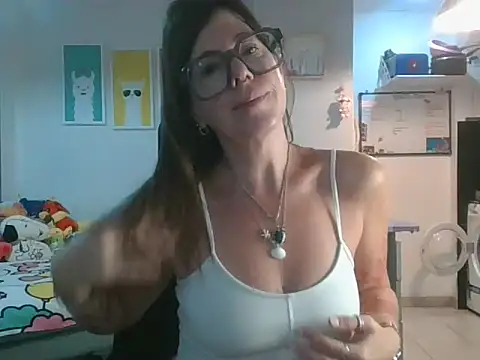 Snapshot of Calentandote chatting on 04/03/26, 10:24 Calentandote online show from 04/03/26, 10:24