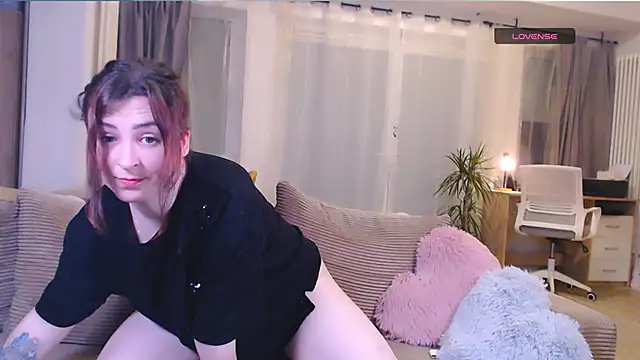 Caroline1995 online show from 03/18/26, 06:00