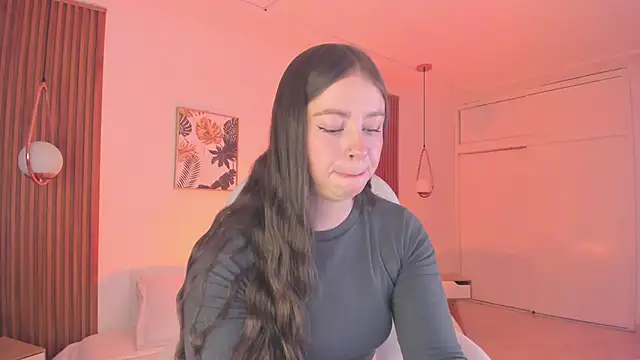 TiffanyWright online show from 09/18/25, 01:02