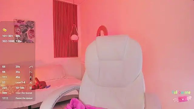 TiffanyWright online show from 10/21/25, 11:22