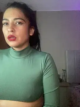 Snapshot of Cleopatracute_ chatting on 12/11/24, 04:07 Cleopatracute online show from 12/11/24, 04:07