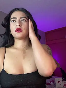 Snapshot of Cleopatracute_ chatting on 01/06/25, 02:26 Cleopatracute online show from 01/06/25, 02:26